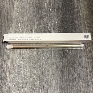 Dual-Ended Eyeshadow Brush with White Bristles - Gold Handle